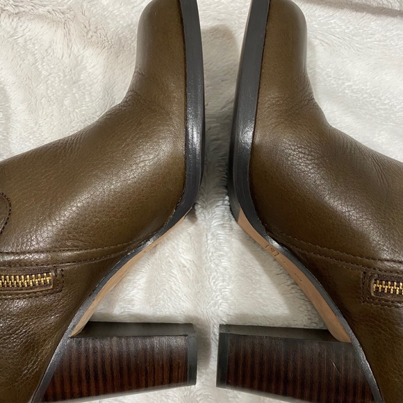 Coach Kaylie long boot stacked heel w box - Picture 15 of 15